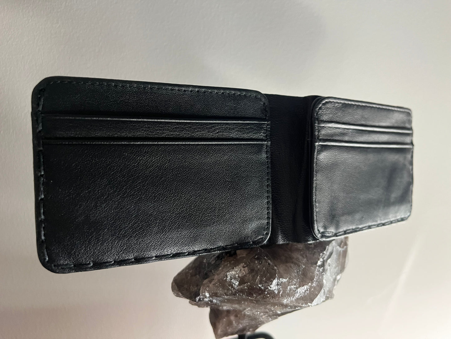 Fantastical
wallet, Swamp Green, Genuine leather, 8 card slots.