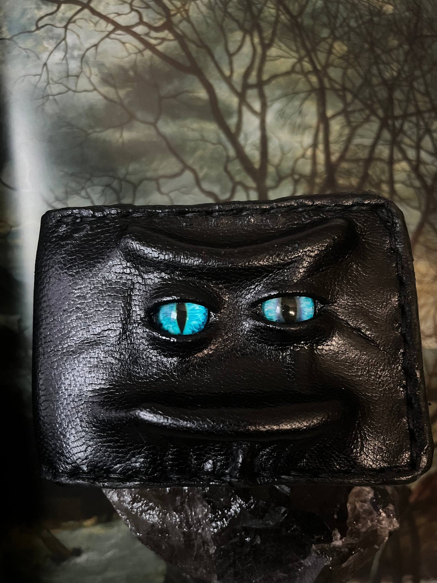 Fantastical
wallet, Genuine leather, 8 card slots.
