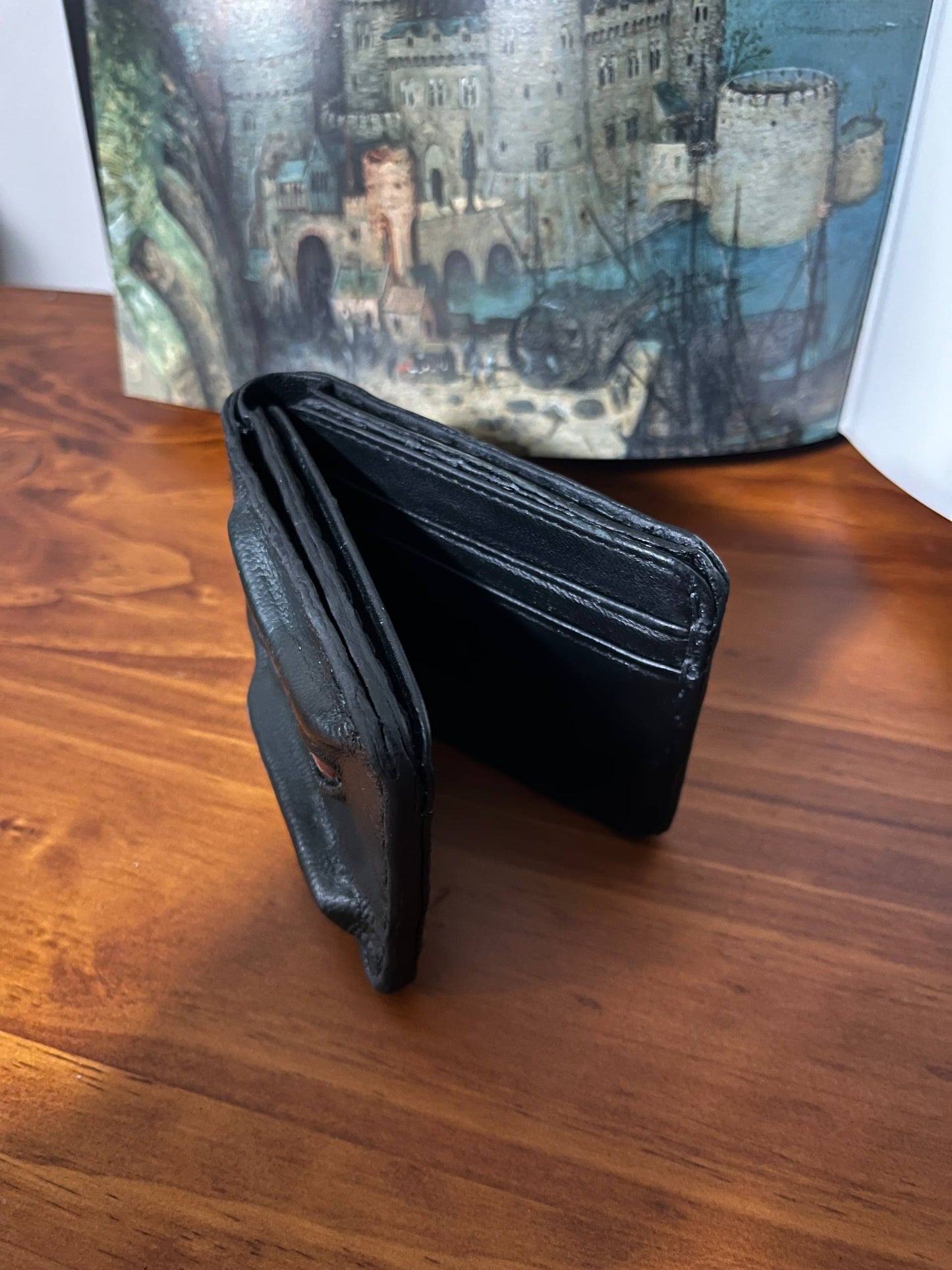 Fantastical
wallet, Swamp Green, Genuine leather, 8 card slots.