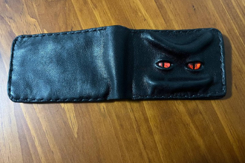 Mythical wallet, Genuine leather, 8 card slots.