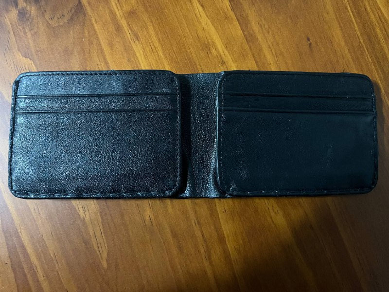 Mythical wallet, Genuine leather, 8 card slots.