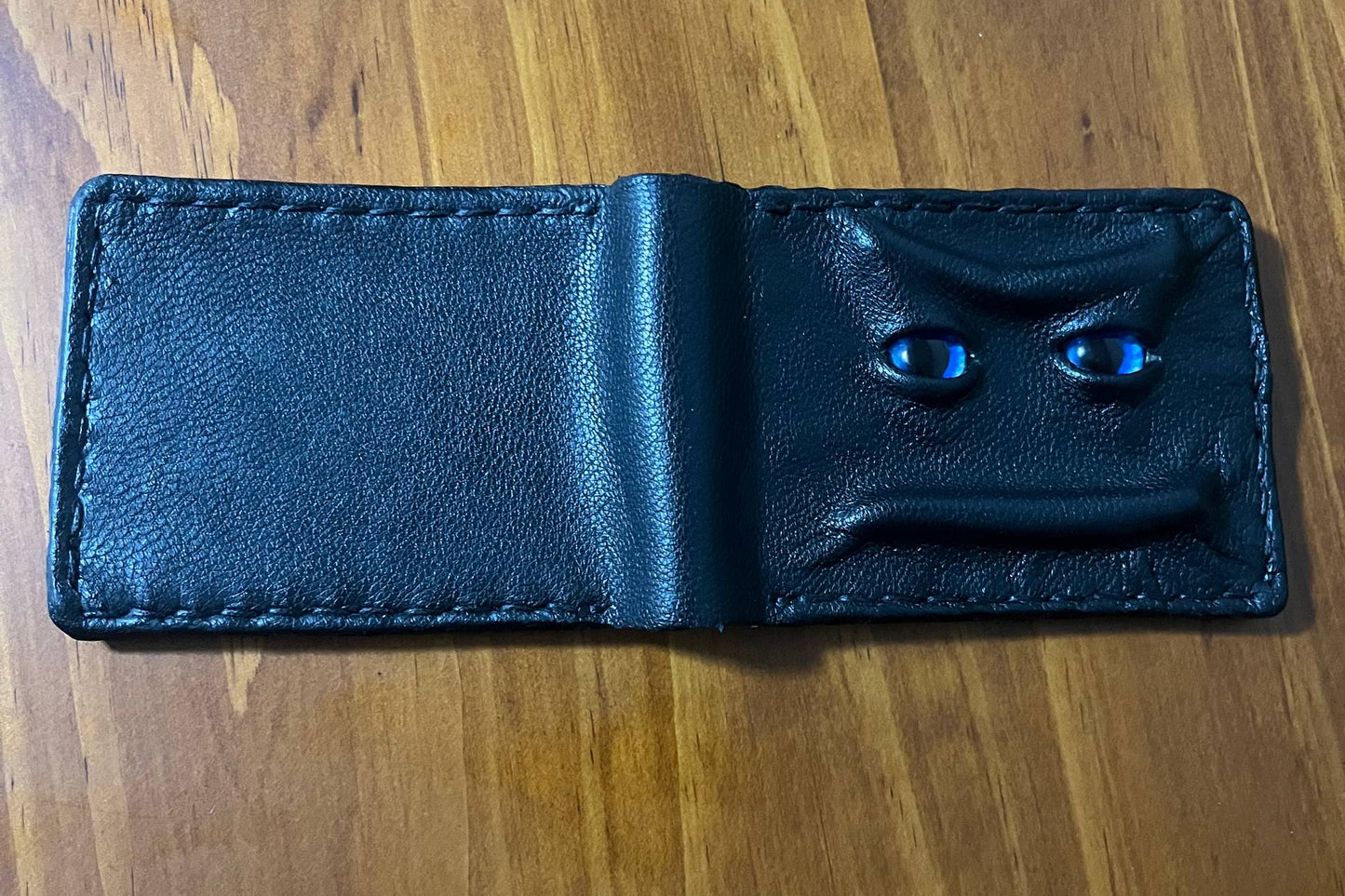 Fantastical
wallet, Genuine leather, 8 card slots.