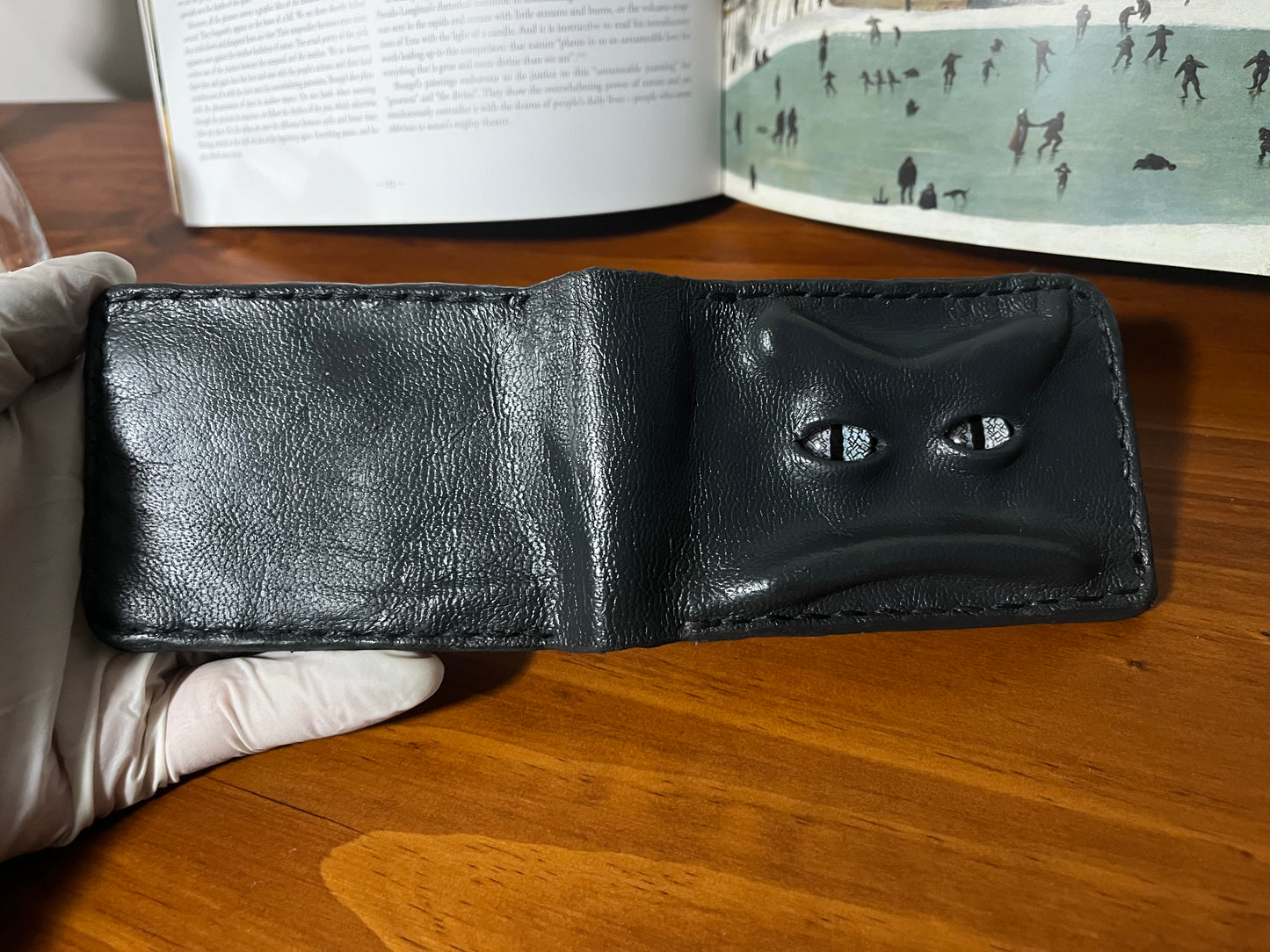 Fantastical
wallet, Grey Clay, Genuine leather, 8 card slots.