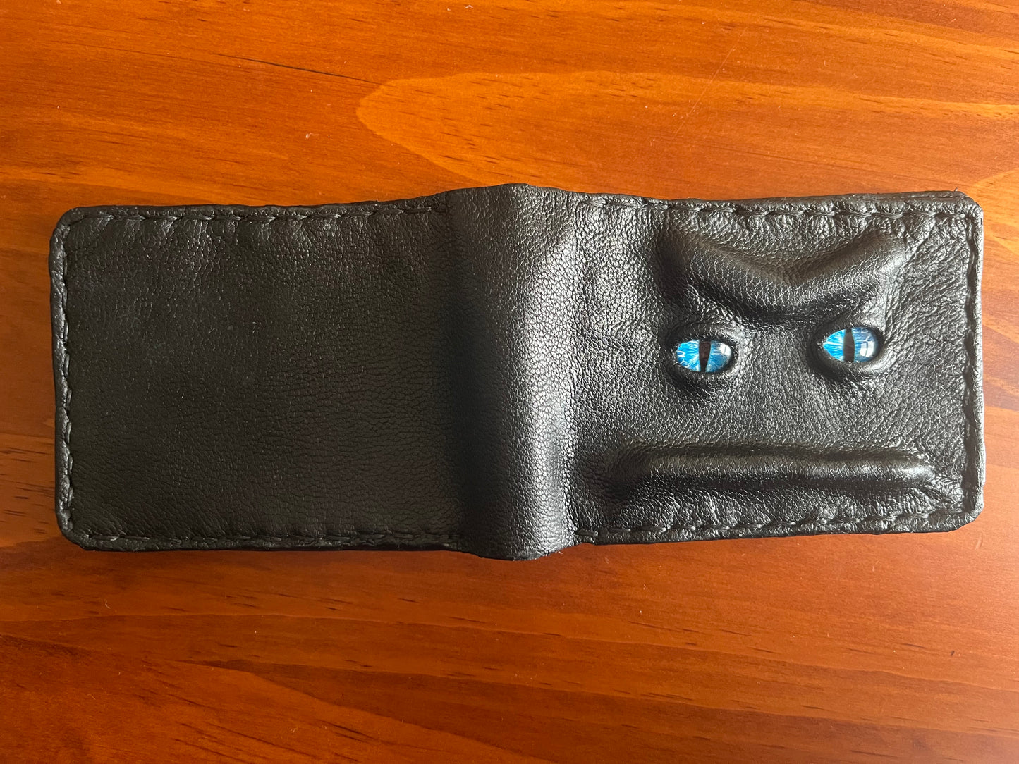 Fantastical
wallet, Genuine leather, 8 card slots.