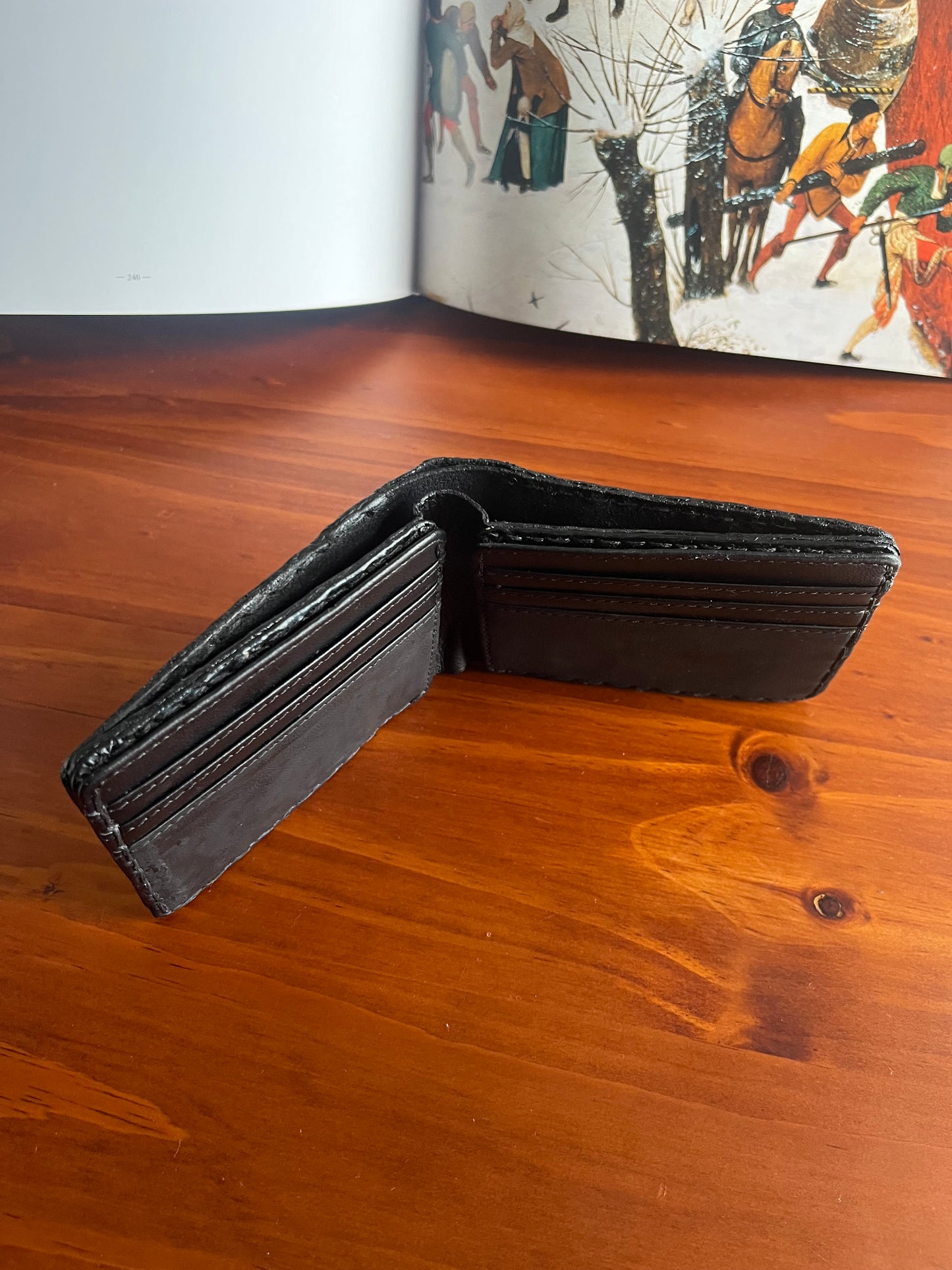 Fantastical
wallet, Genuine leather, 8 card slots.