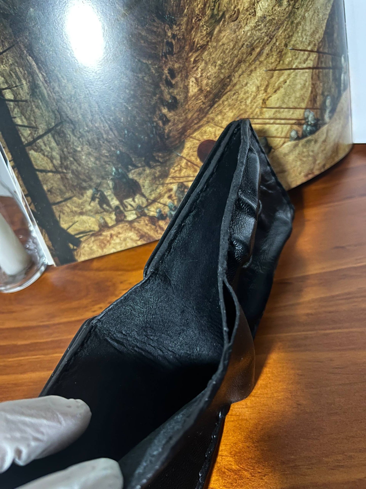 Gloomy wallet, Genuine leather, 8 card slots.